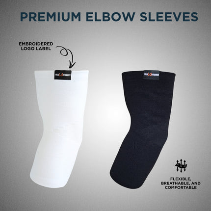 Coderas blancas y negras con etiqueta de logotipo bordado sobre un fondo gris.