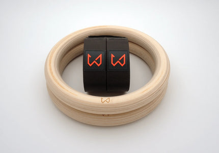 Wooden rings of wild dynamics with black straps